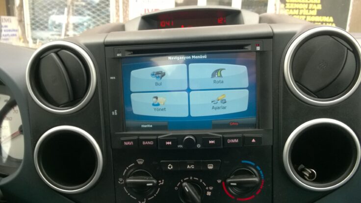 Peugeot Partner Tepee navigasyon multimedya cihazı